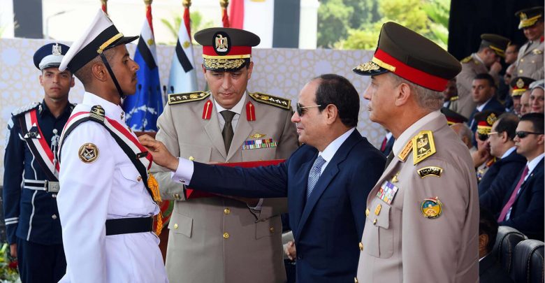 مصر بين تقشف الشعب ونعيم الجيش