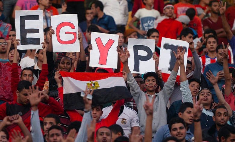 Egypt ‘football fights’ to the beat of patriotic songs